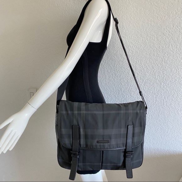 Burberry Check Pattern Black Nylon messenger laptop bag - Picture 14 of 16